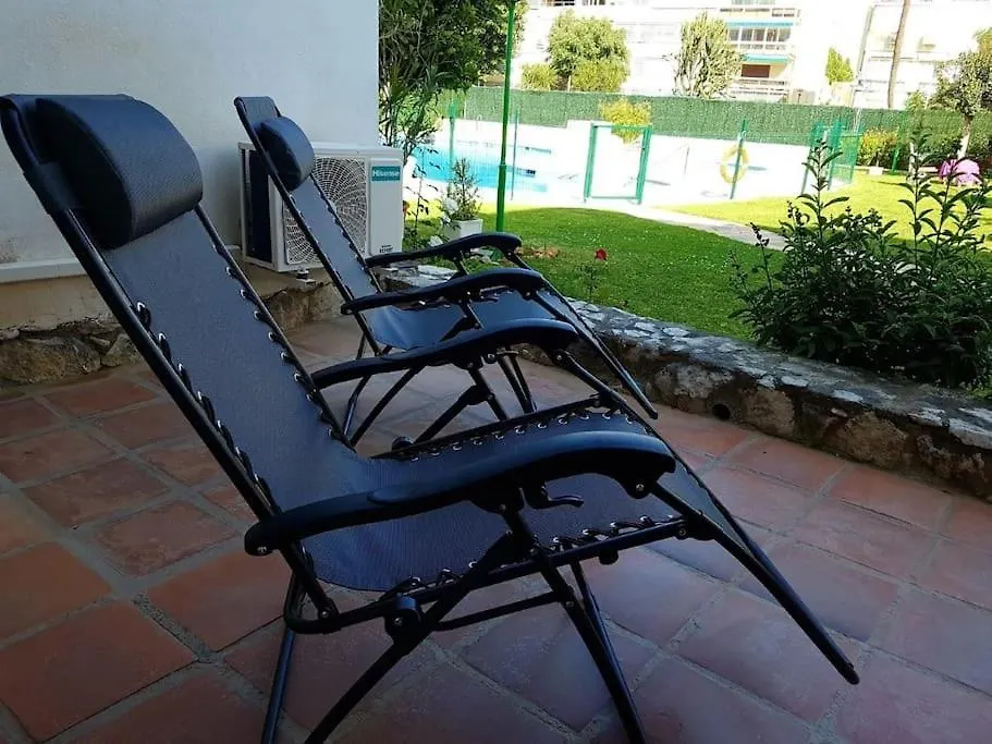 Beautiful Apartment In La Carihuela, 托雷莫利诺斯